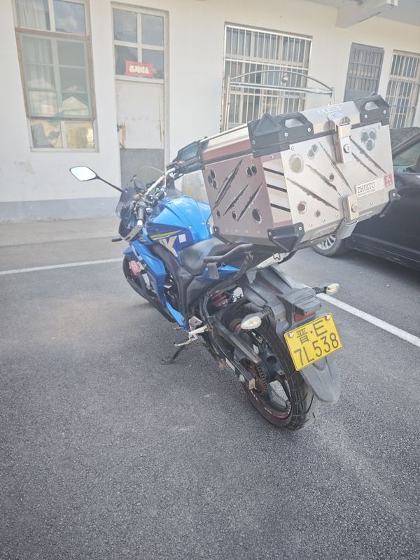 济南铃木 极客飒 Gixxer 155