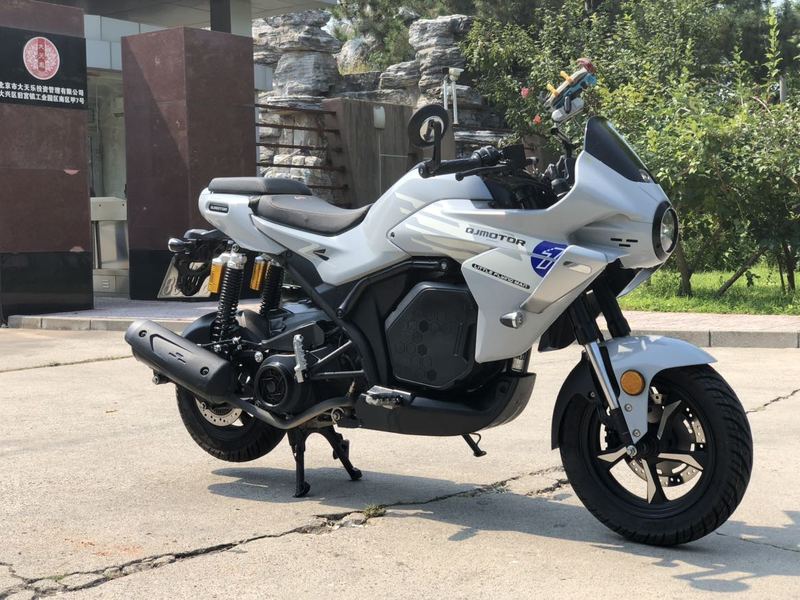 QJMOTOR 小飞侠