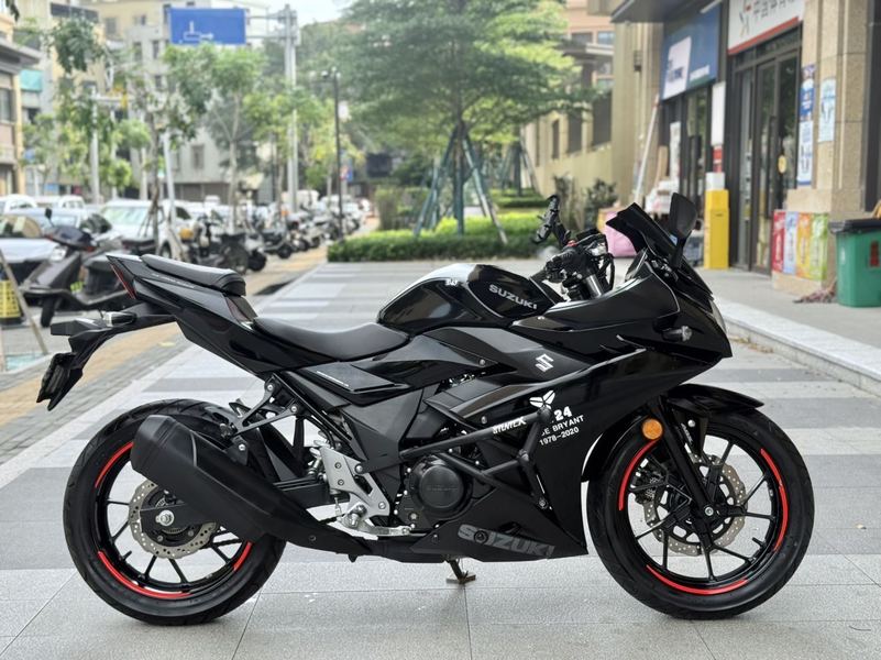 豪爵铃木 GSX250R