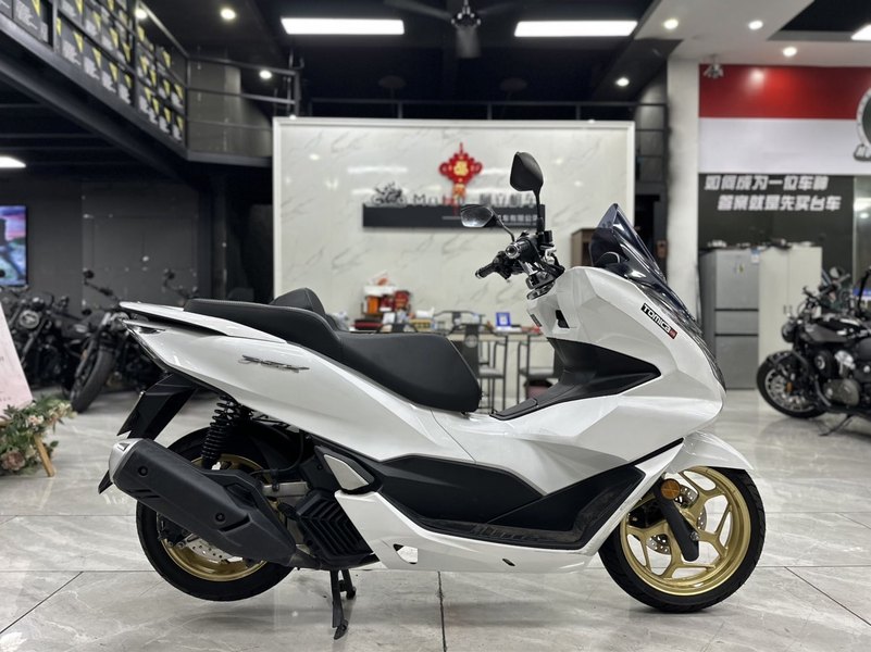 五羊本田 PCX