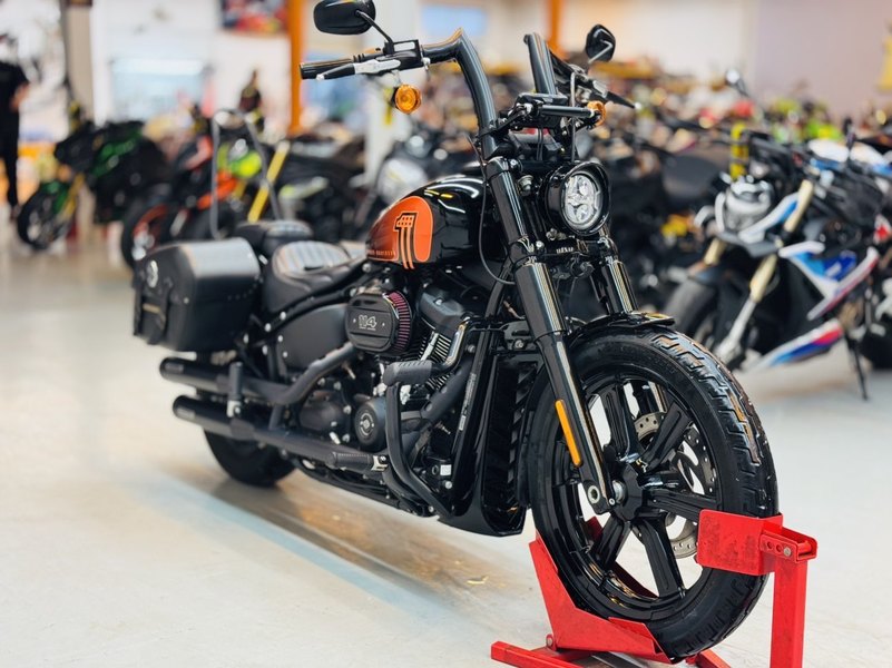 哈雷戴维森 街霸 Street Bob