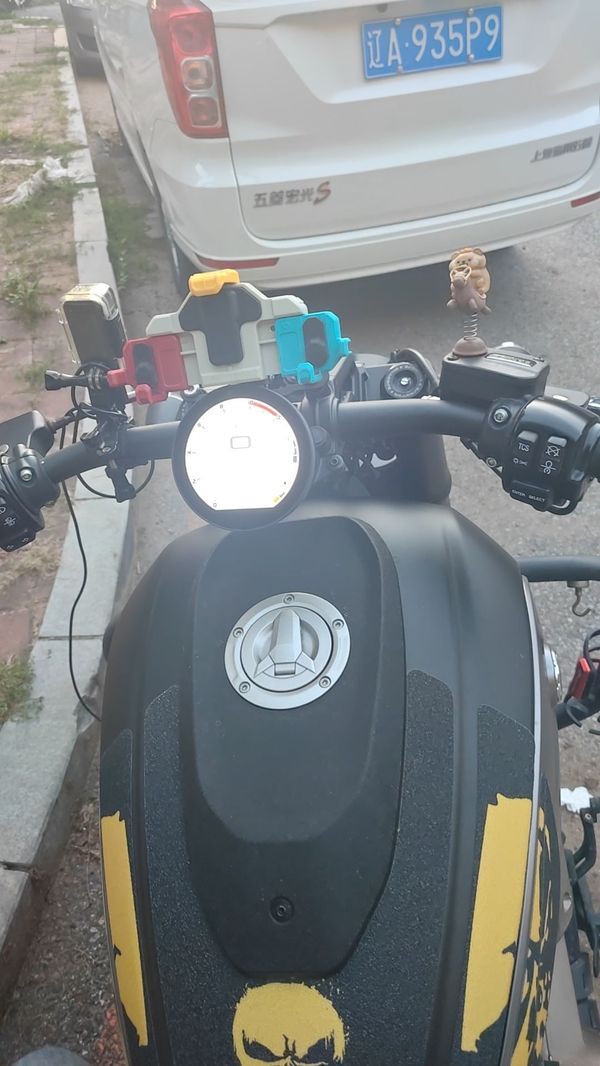 QJMOTOR 闪600