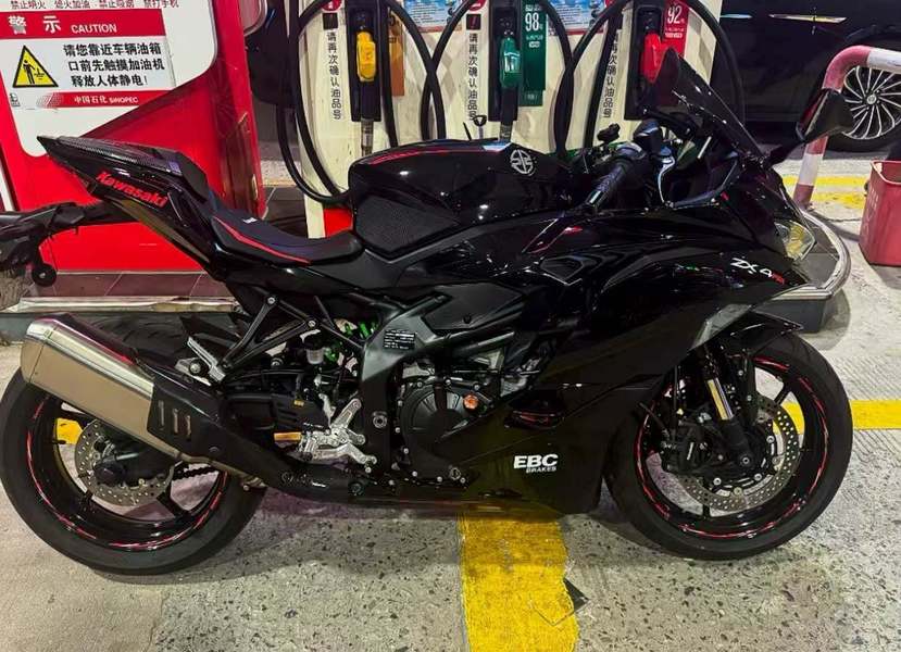 川崎 ZX-4R