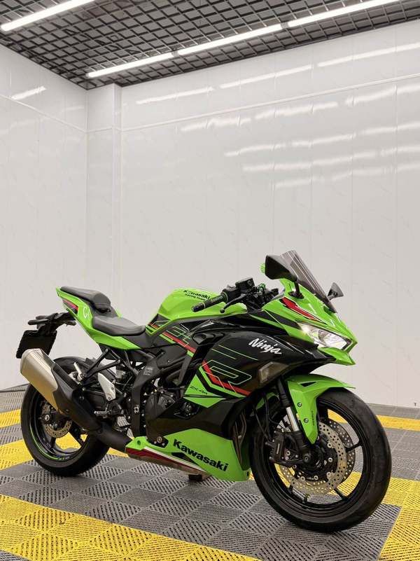 川崎 ZX-4R