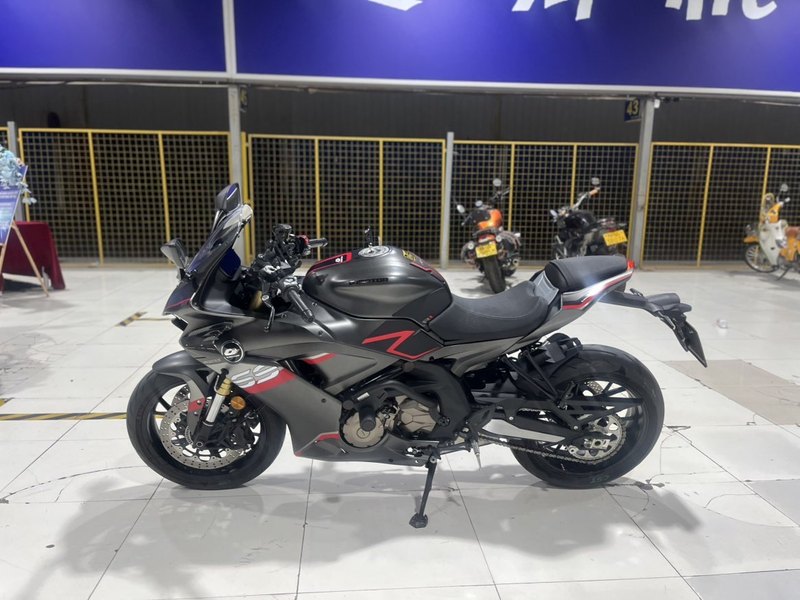 QJMOTOR 赛600
