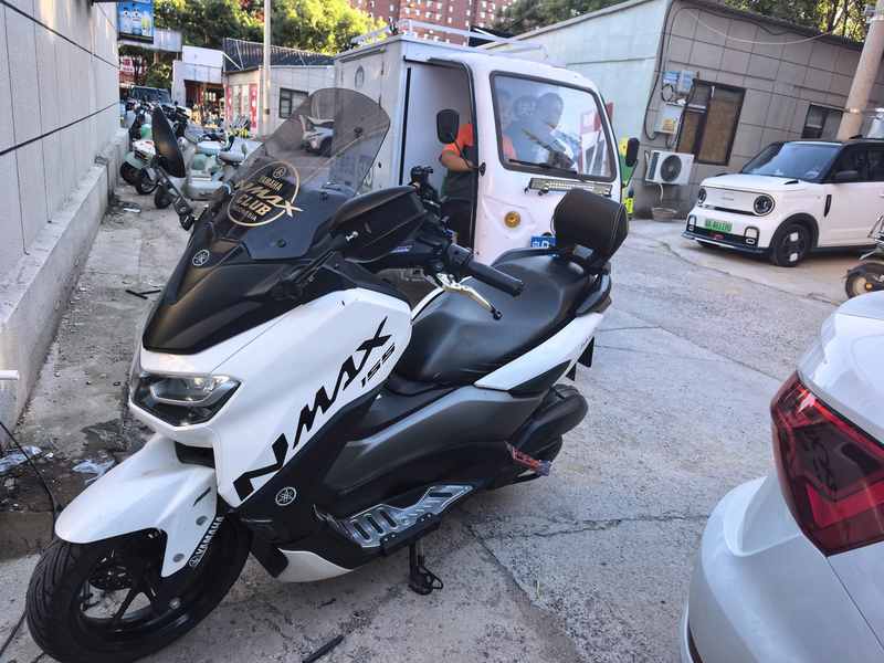 雅马哈 NMAX