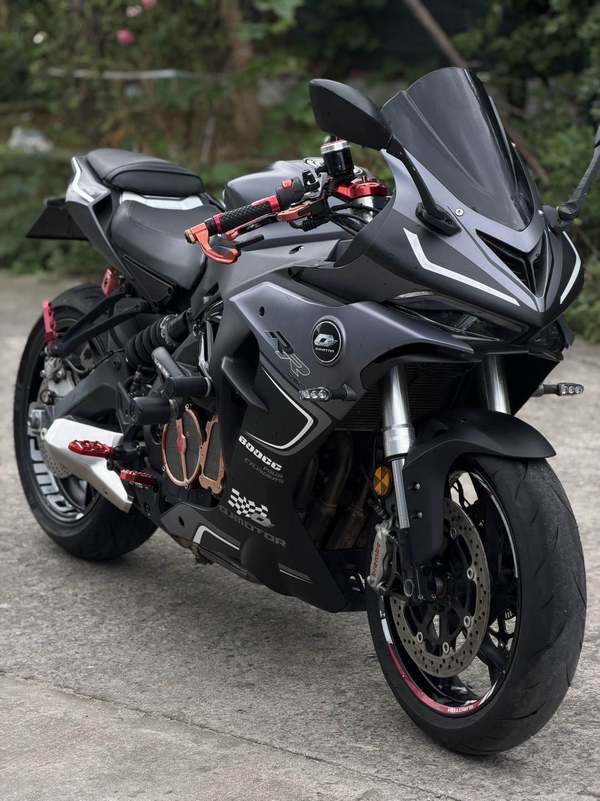 QJMOTOR 赛600