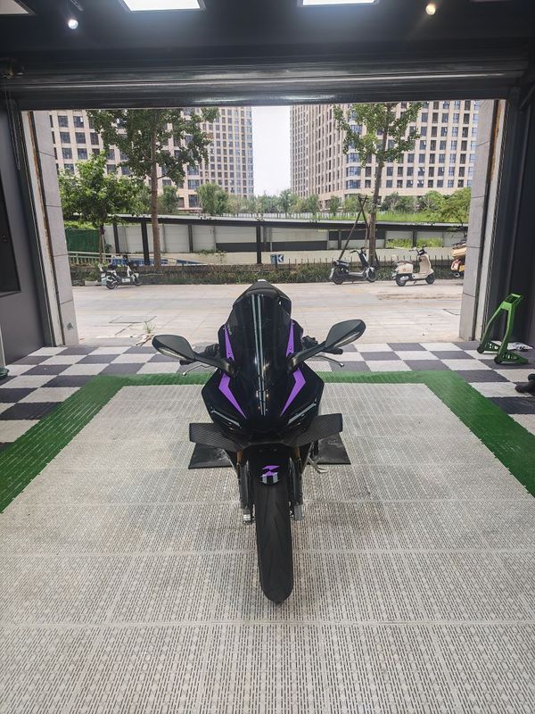 张雪机车 500RR