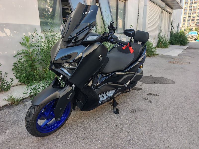 雅马哈 XMAX