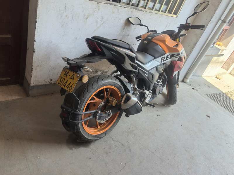 五羊本田 CB190R 暴锋眼