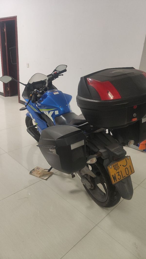 济南铃木 极客飒 Gixxer 155