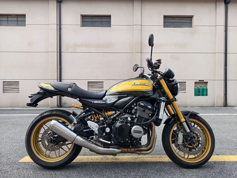 川崎 Z900RS
