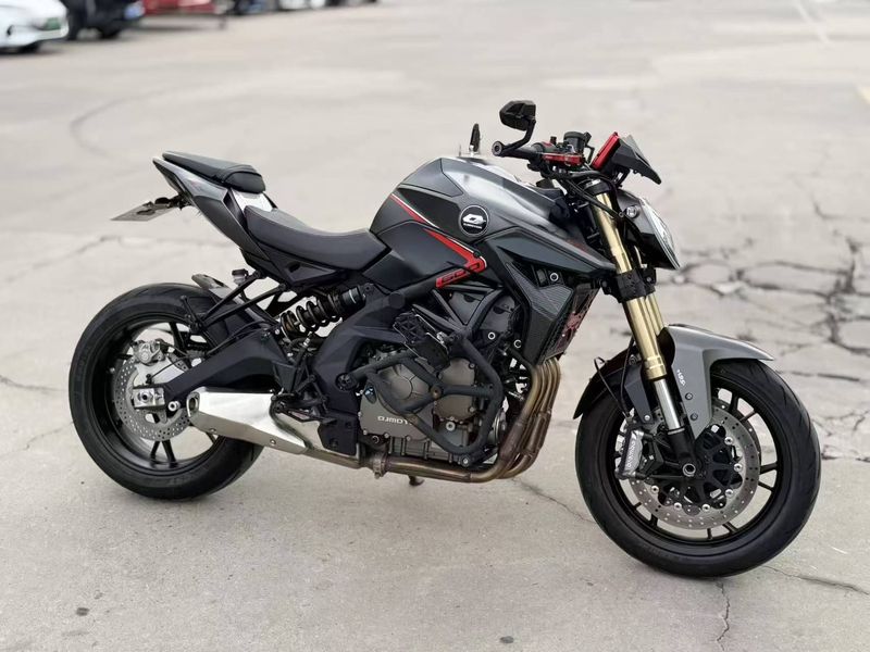 QJMOTOR 追600