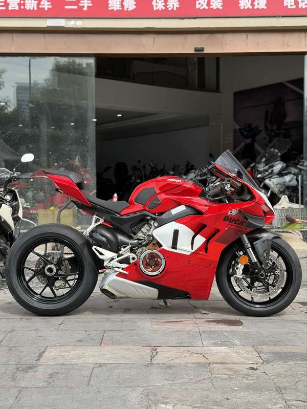 杜卡迪 Panigale V4