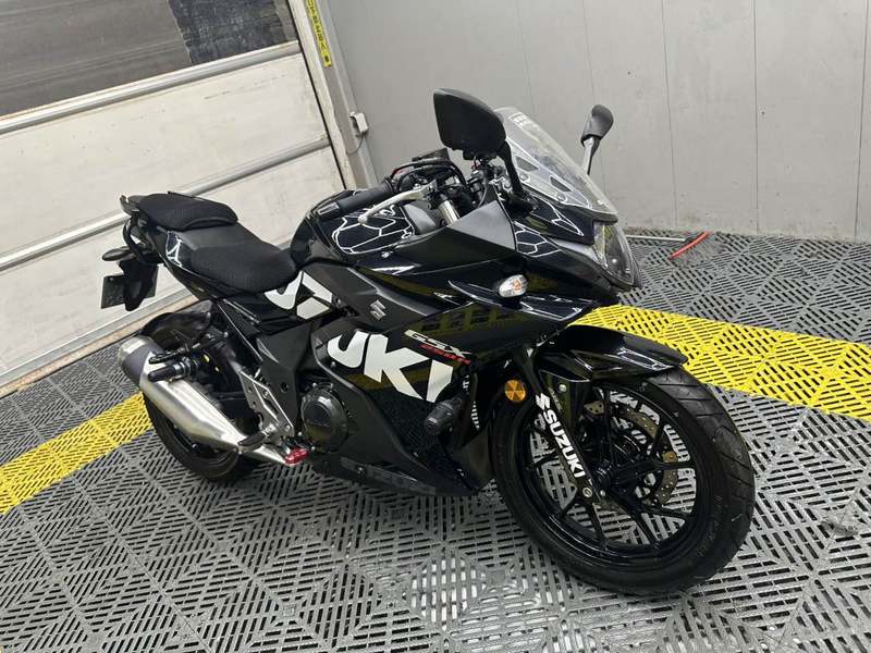 豪爵铃木 GSX250R