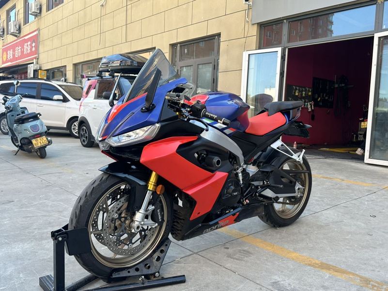 阿普利亚 RS 660 