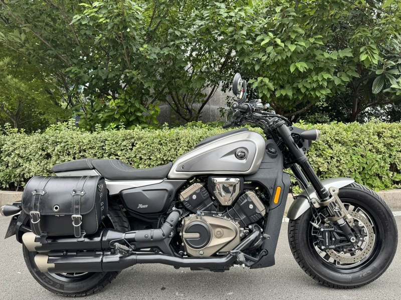 QJMOTOR 闪600