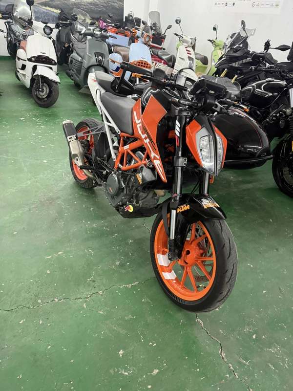 KTMR2R 390 Duke