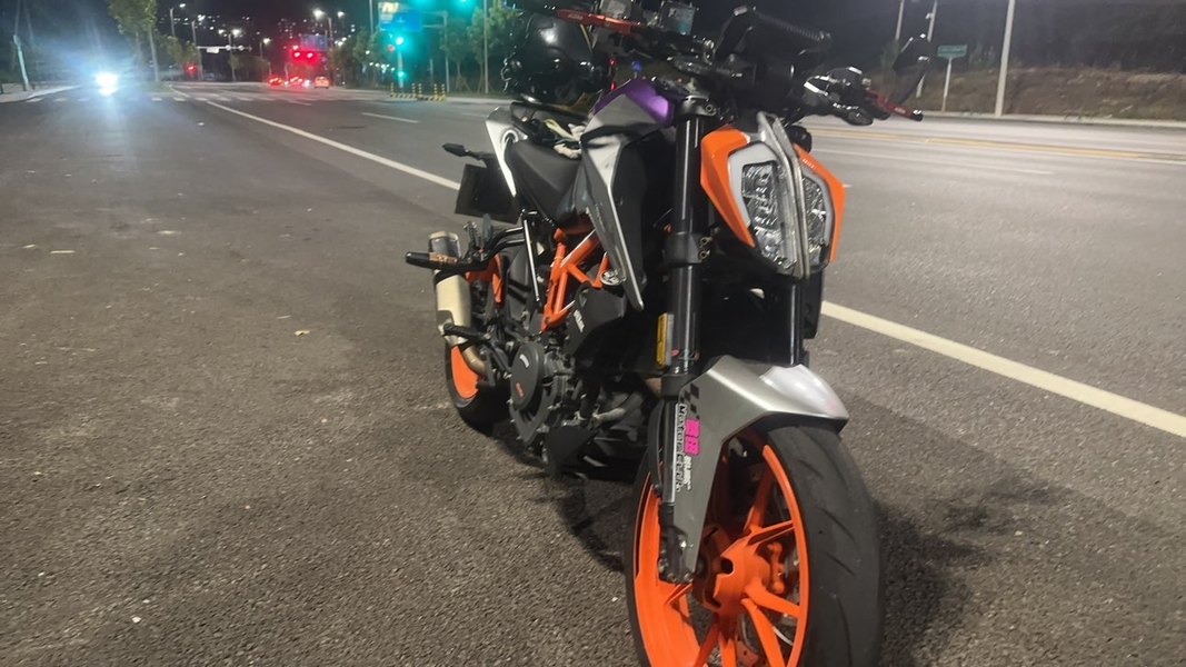 KTMR2R 390 Duke