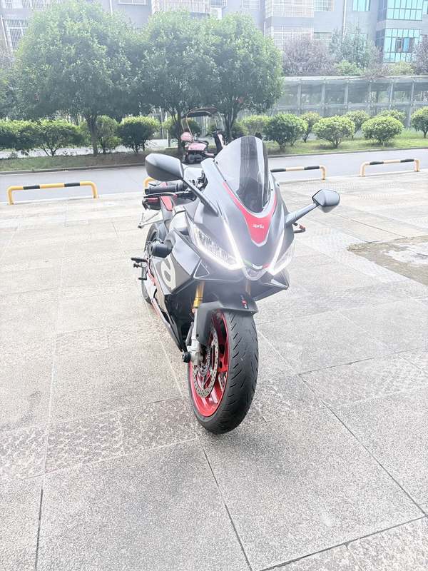 阿普利亚 RS 660 
