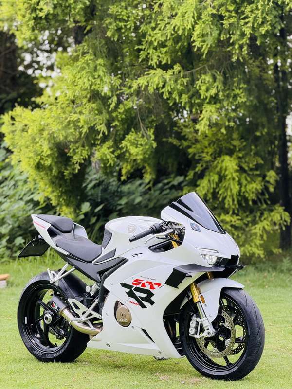 张雪机车 500RR