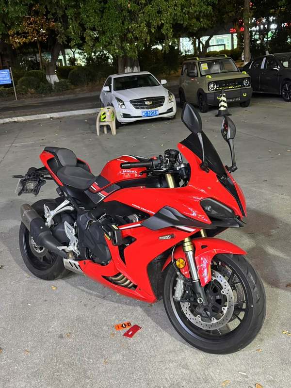 QJMOTOR 赛800