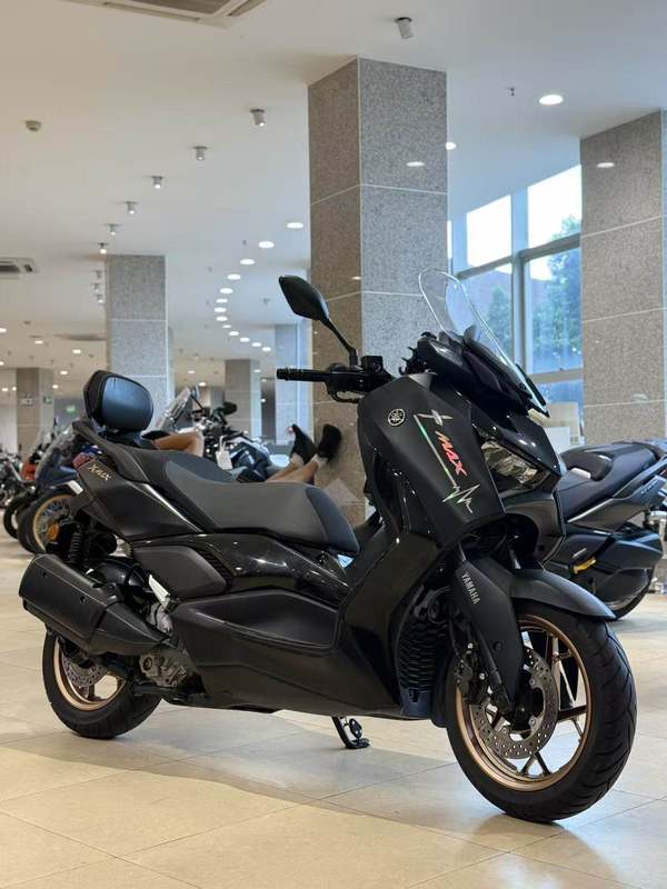 雅马哈 XMAX