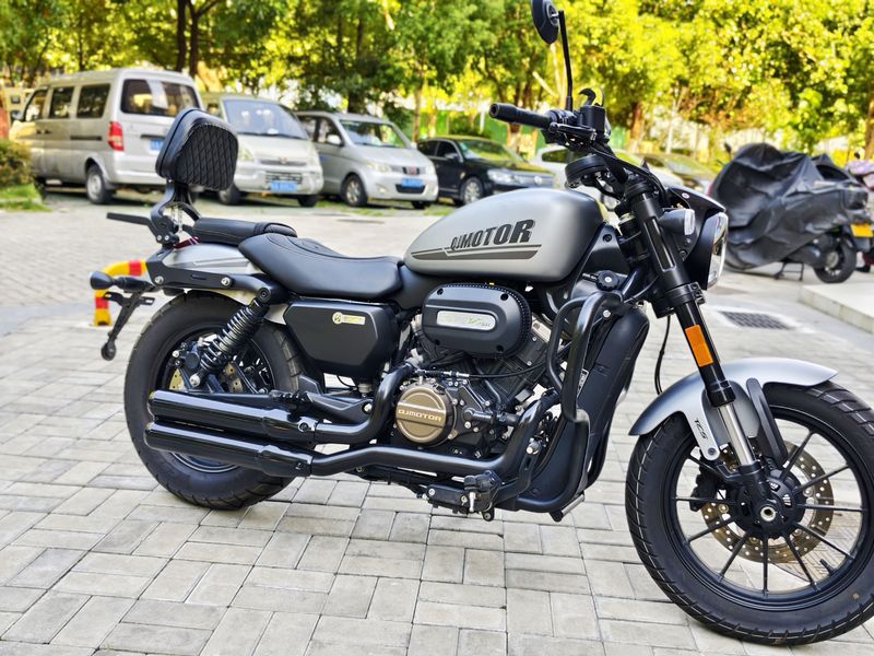 QJMOTOR 闪250
