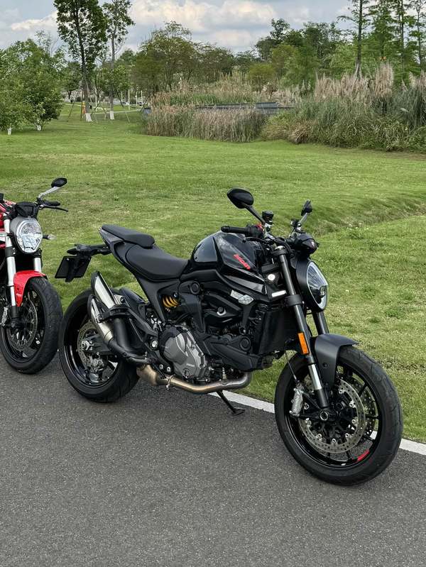 杜卡迪 Monster 950