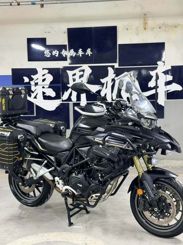 贝纳利 TRK552