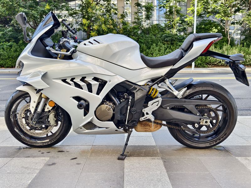 QJMOTOR 赛600