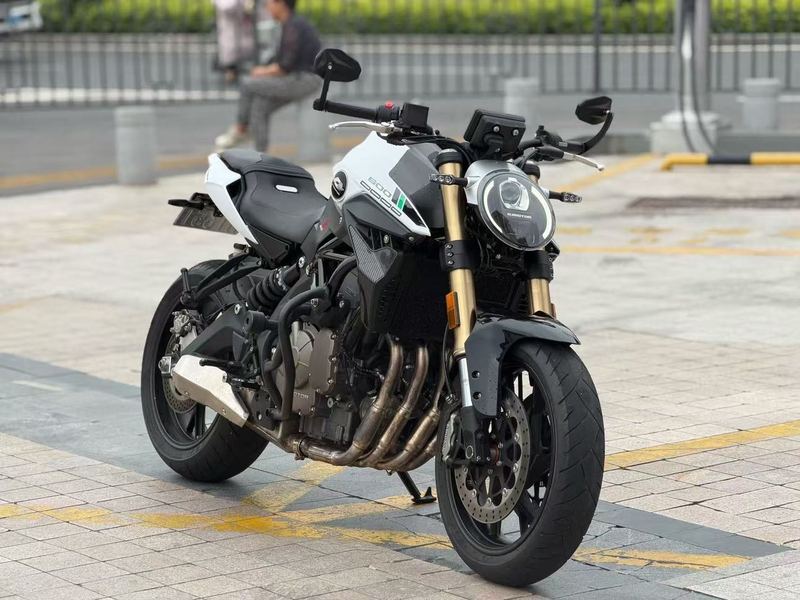 QJMOTOR 追600