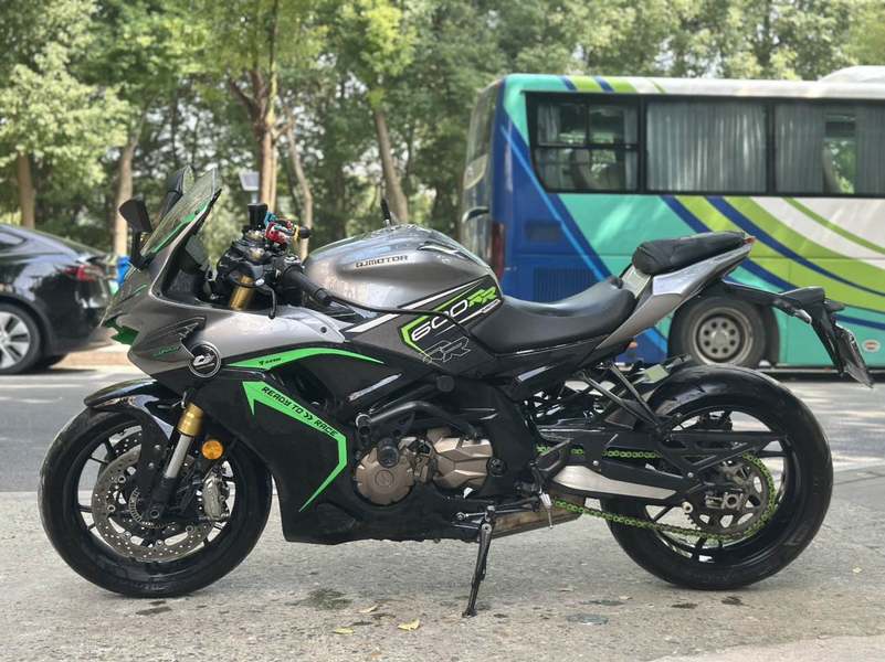 QJMOTOR 赛600