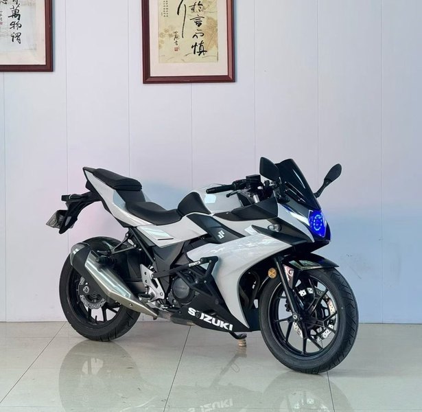 豪爵铃木 GSX250R