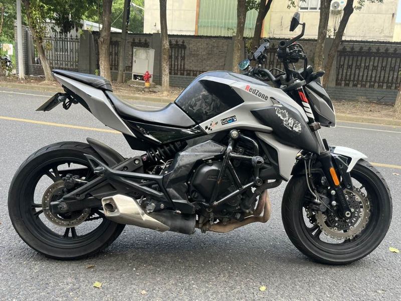 春风 650NK