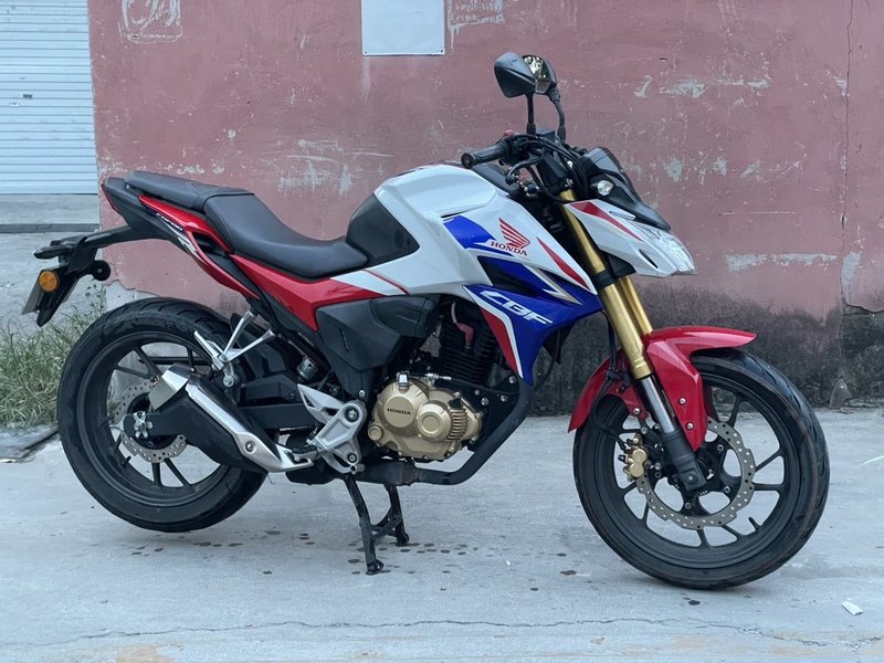 新大洲本田 CBF190R