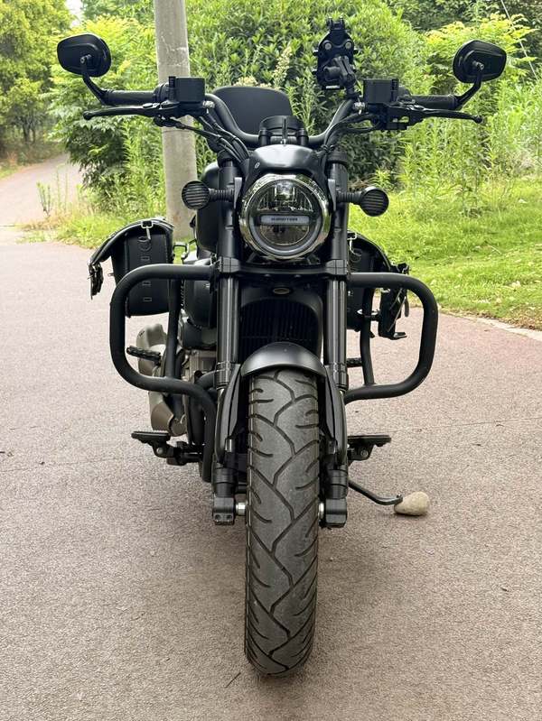 QJMOTOR 闪300S