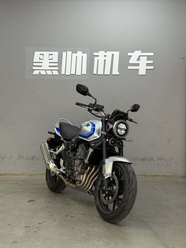 本田 CB500 Super Four