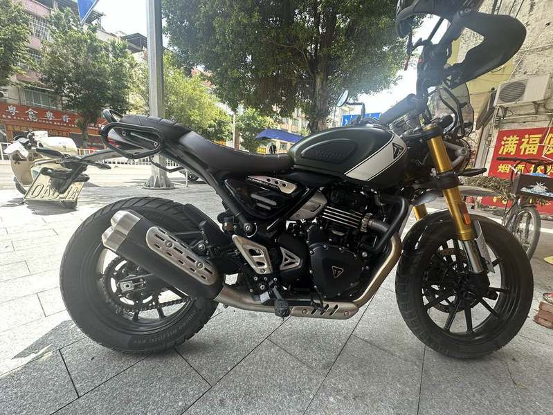 凯旋 Scrambler 400 X