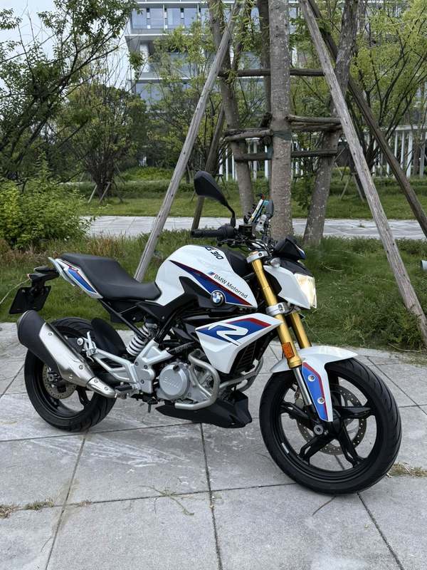 宝马 G 310 R