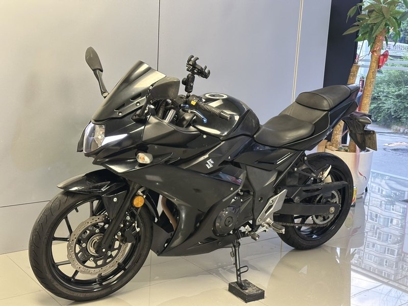 豪爵铃木 GSX250R