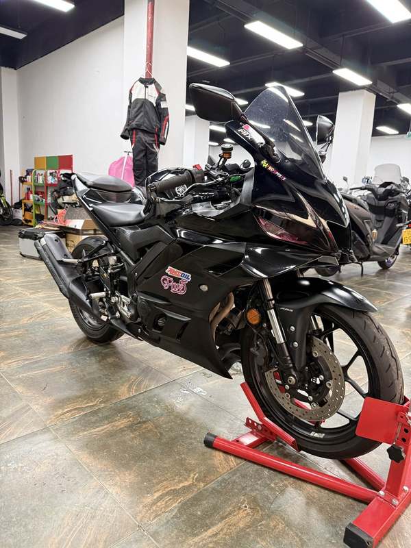 雅马哈 YZF-R3