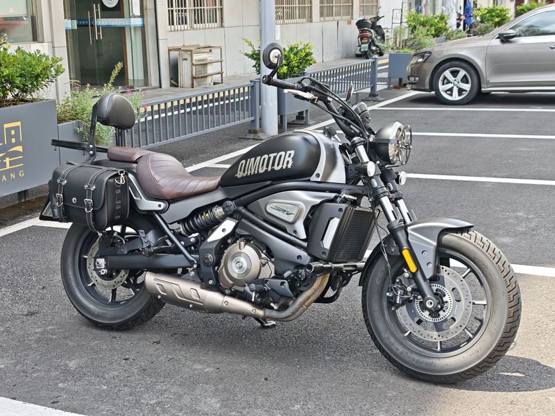 QJMOTOR 闪500S