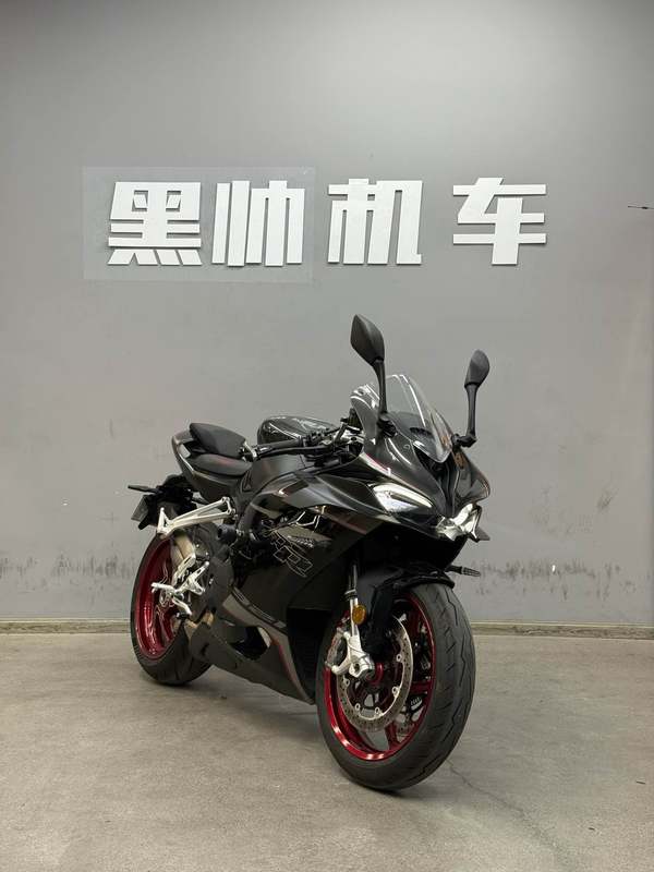 QJMOTOR QJ900GS-8D
