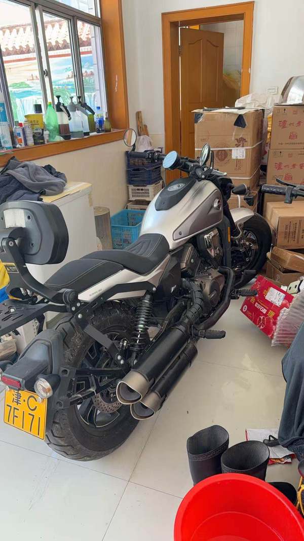 QJMOTOR 闪600