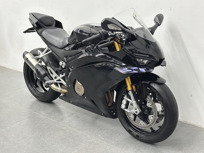 张雪机车 500RR
