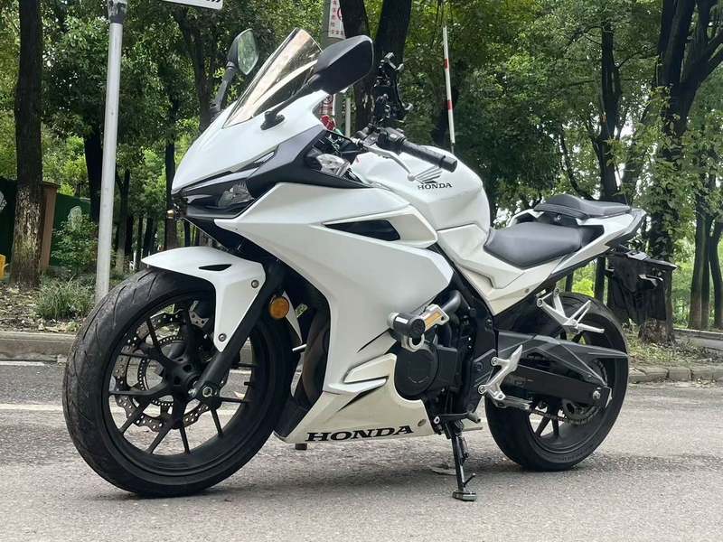 本田WING CBR400R