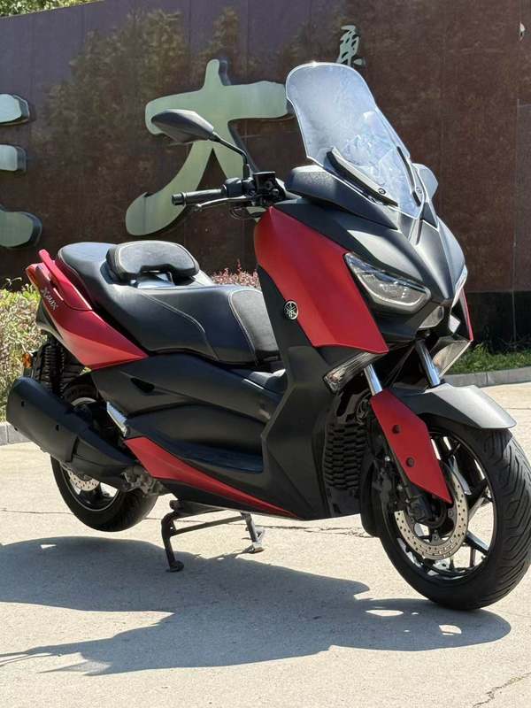 雅马哈 XMAX