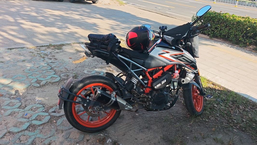 KTMR2R 250 Duke