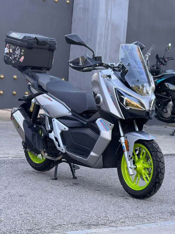 QJMOTOR 鸿150 ADV